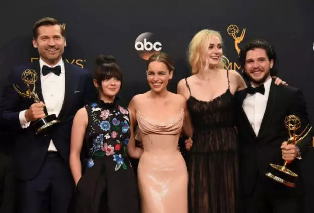 Game Of Thrones Absolutely Smashes Emmy Awards Record