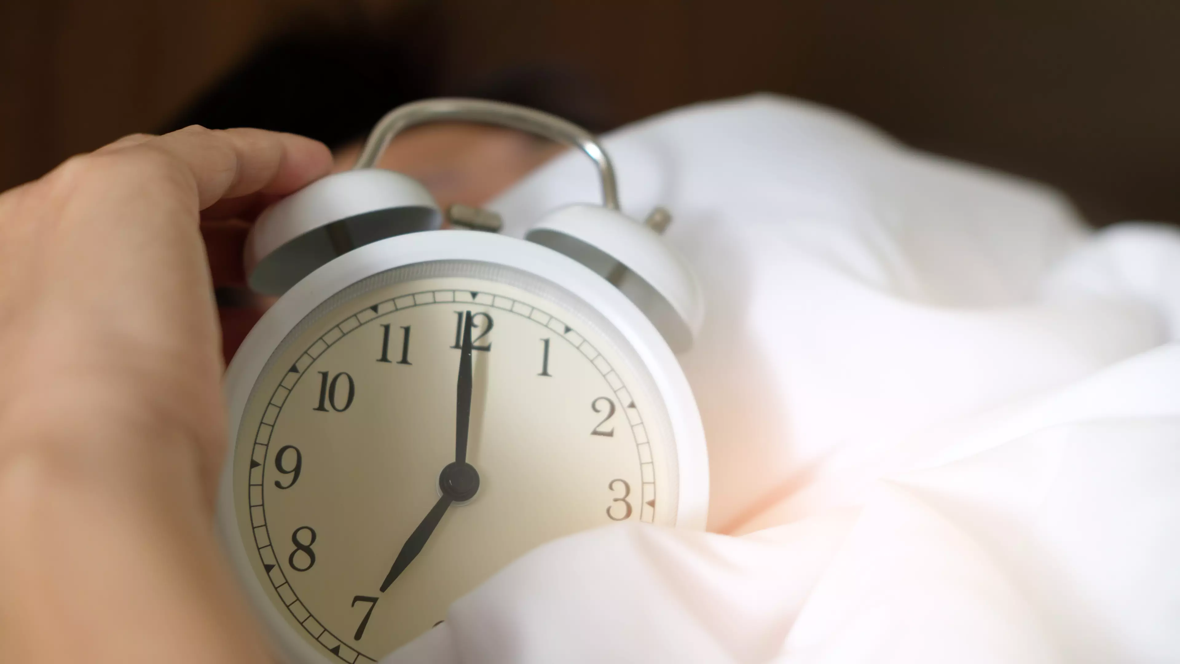 Hitting The Snooze Button In The Morning Is A Big Mistake