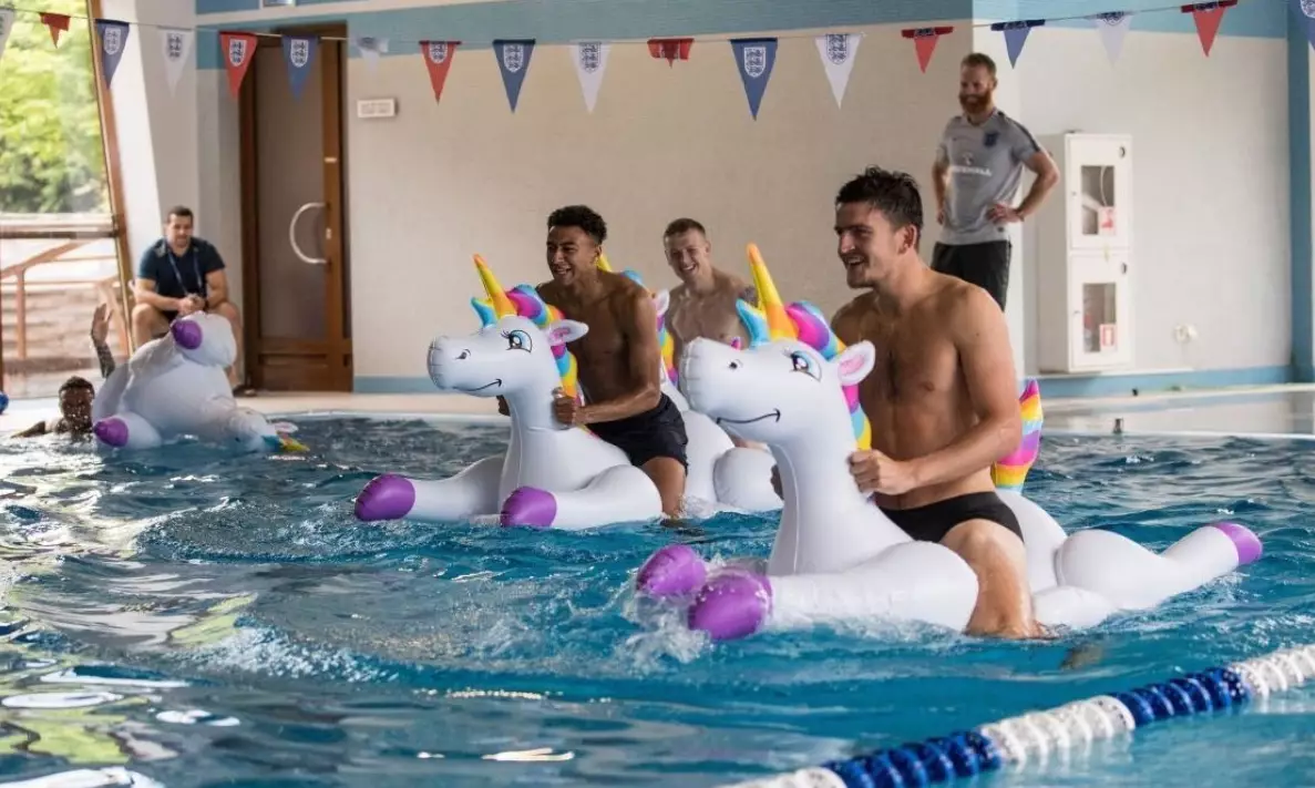 England players racing in the pool. Image: Twitter