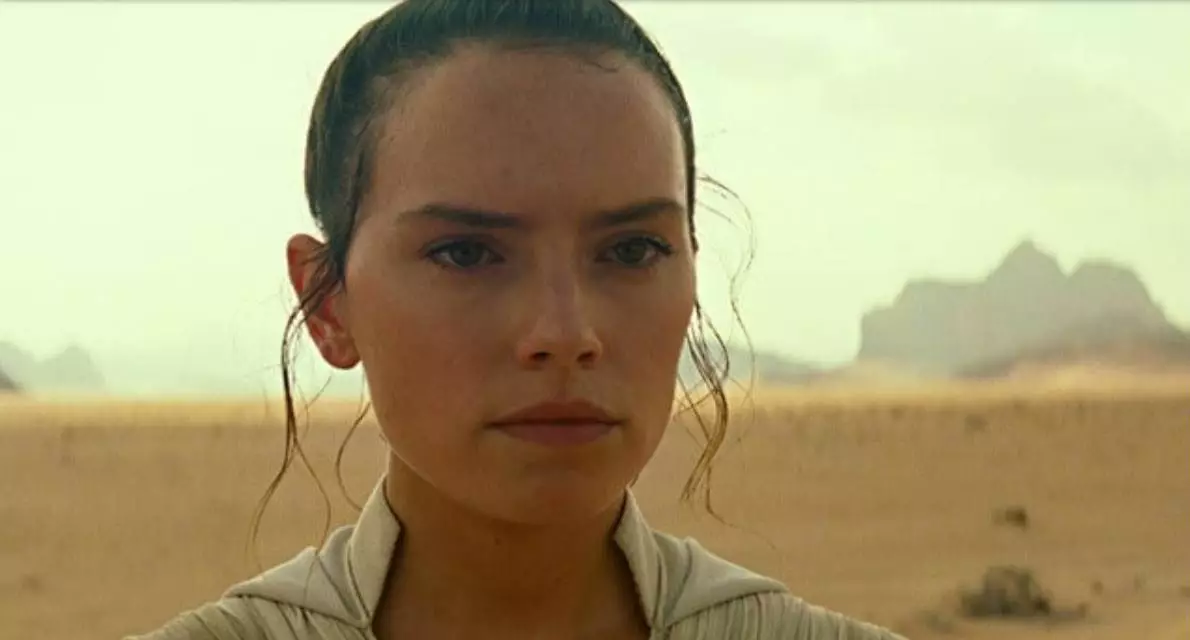 Daisy Ridley Plays Rey in The Rise Of Skywalker.