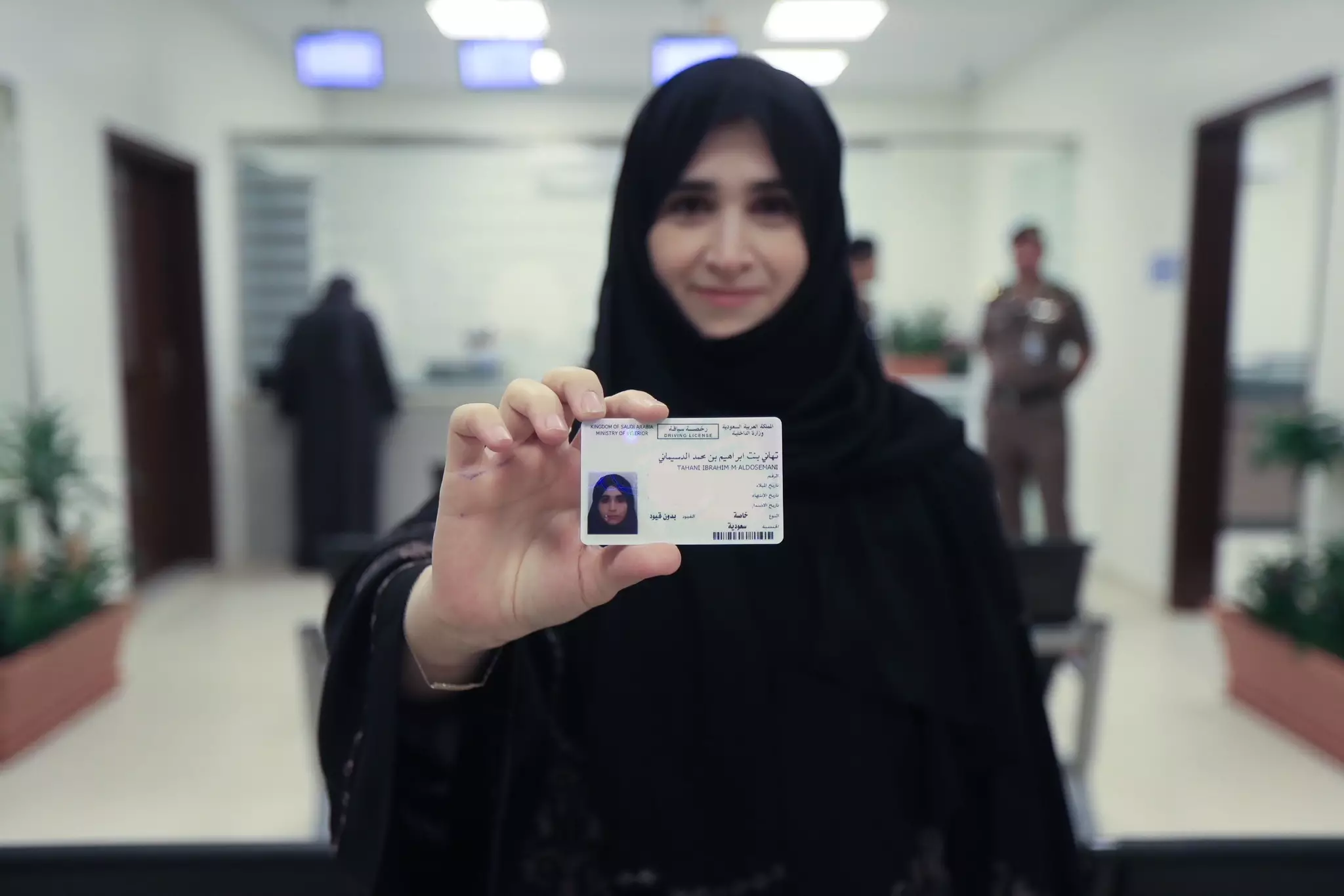 Tahani Aldosemani with her licence.