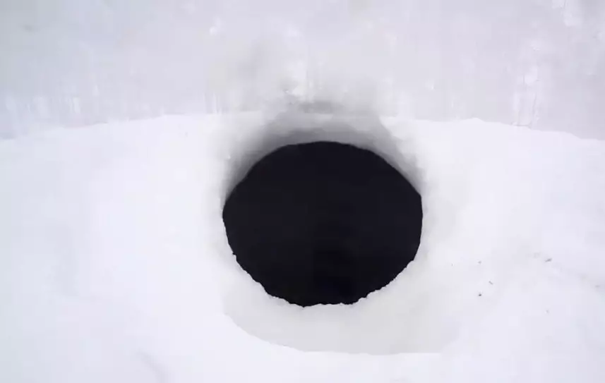 ​Man Spends 20 Years Creating Huge Cave In Arctic