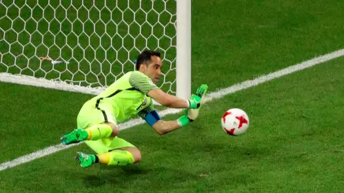 Claudio Bravo Recorded A Ridiculous Stat During Portugal vs Chile Last Night 