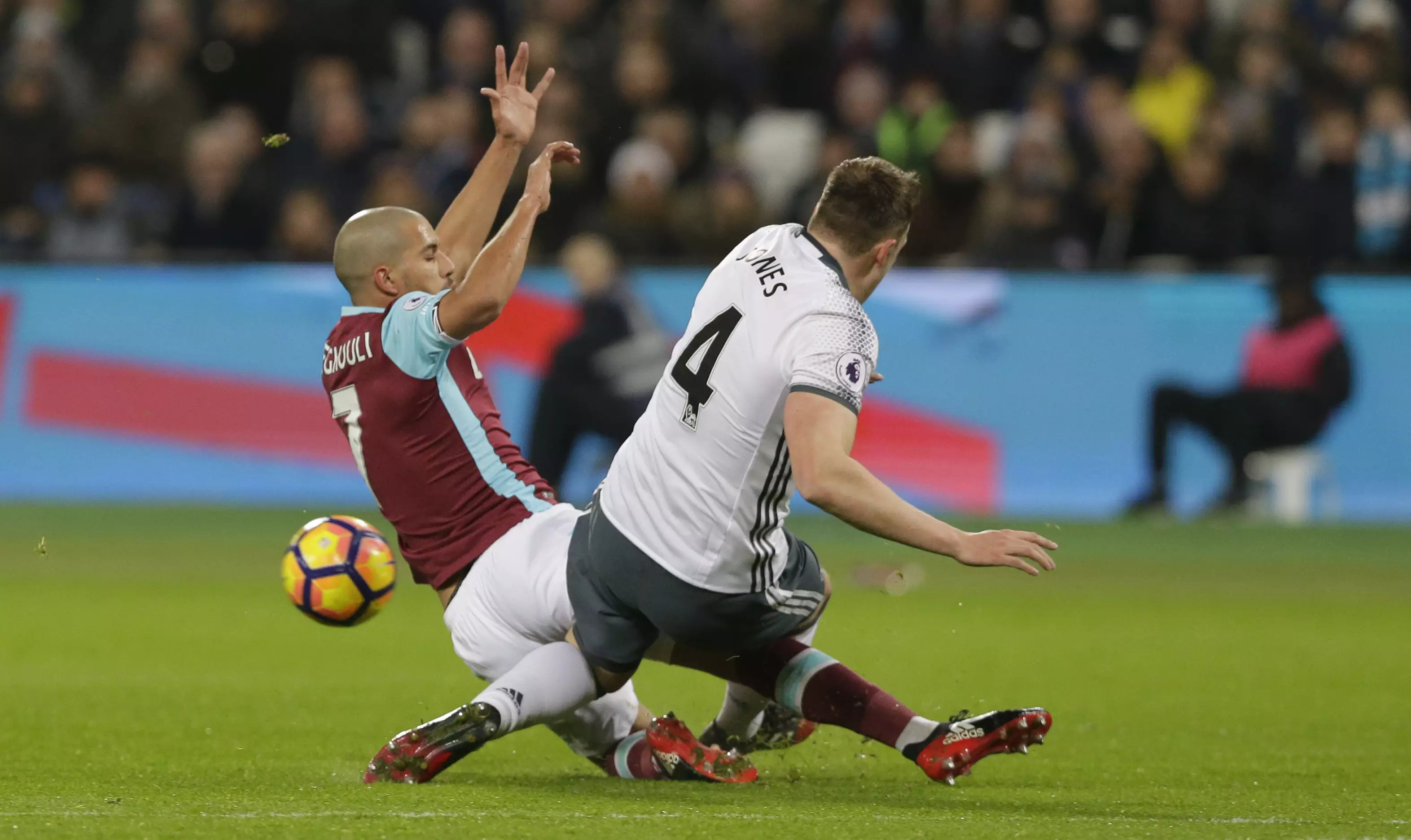 WATCH: Sofiane Feghouli Gets Controversial Sending Off Against Manchester United