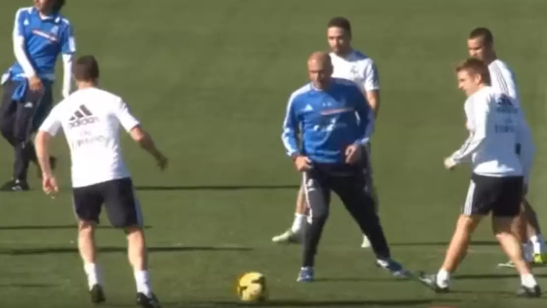 WATCH: When Xabi Alonso Pulled Off Outrageous 'No-Look Nutmeg' On Zinedine Zidane