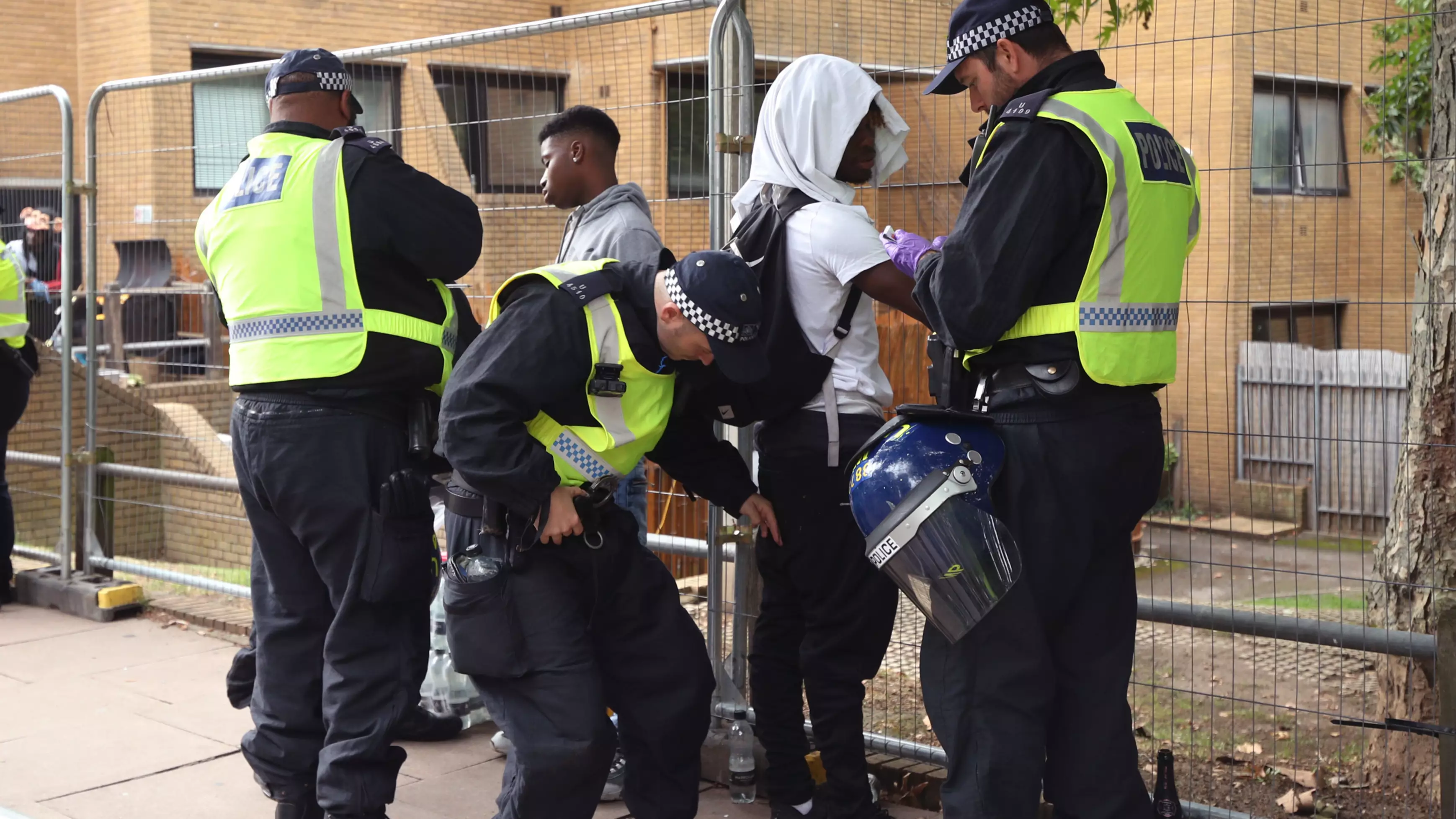 One Man Stabbed, 370 Arrested And 30 Police Officers Hurt At Notting Hill Carnival