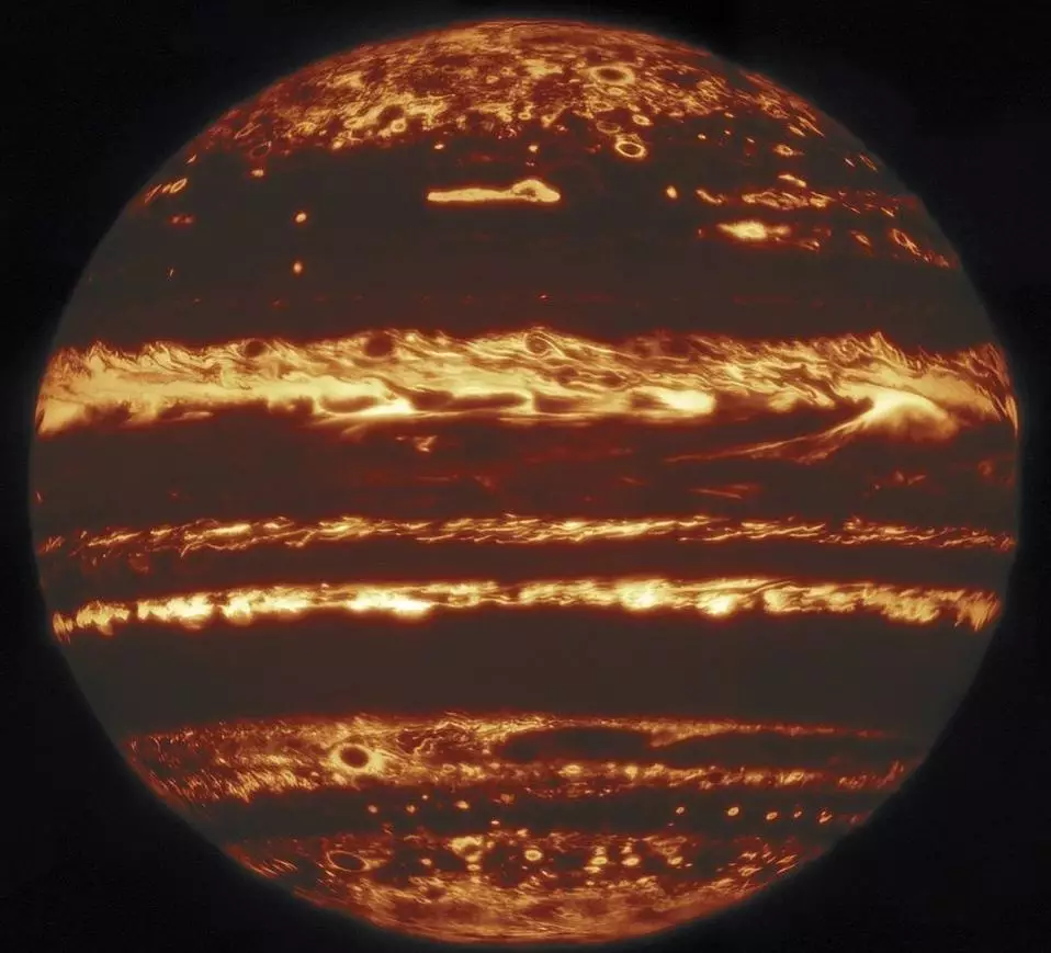 Scientists say it is one of the clearest ever images taken of the planet.