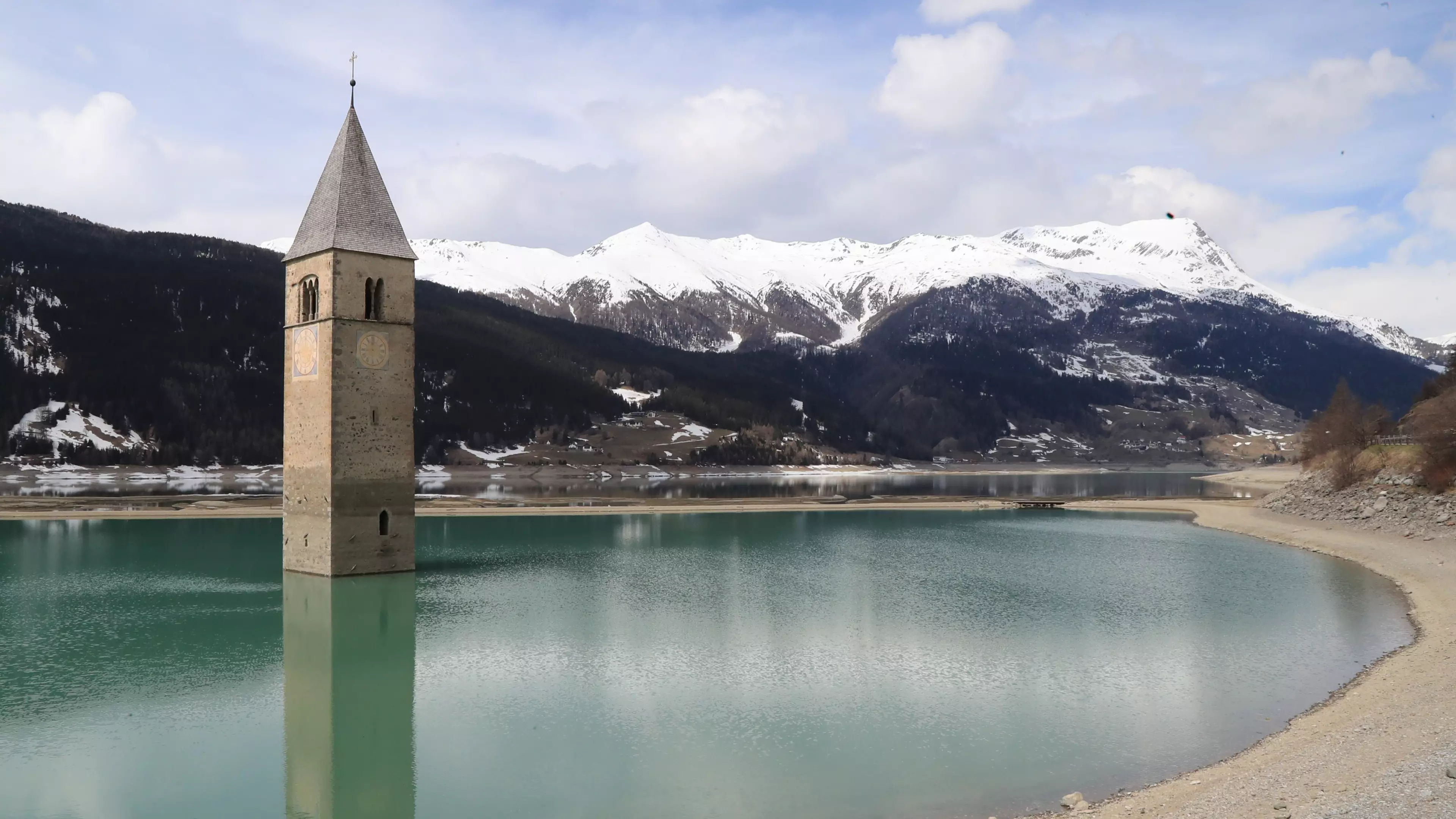 Lost Village In Italy Re-Emerges From Lake For First Time In 70 Years