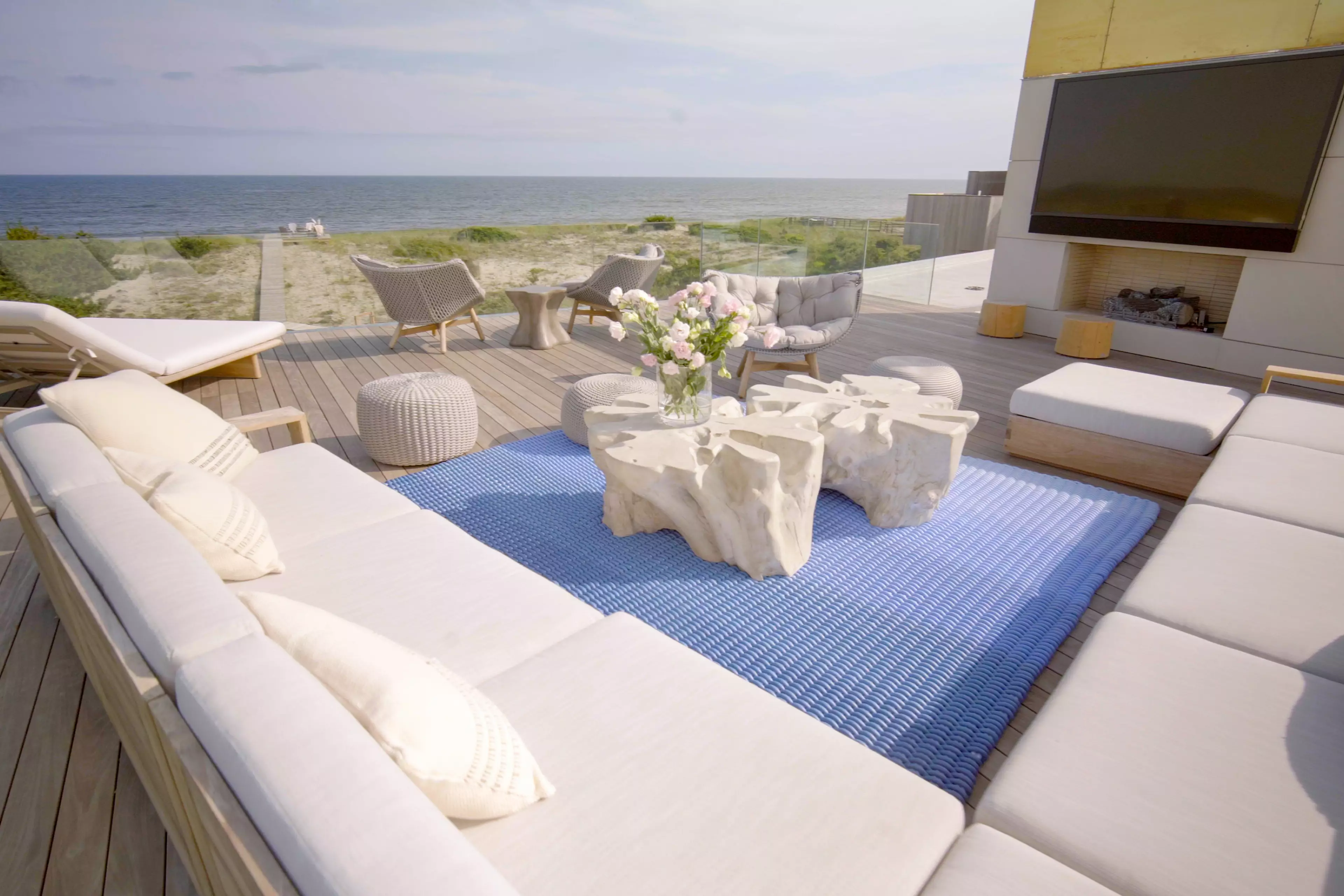 The series dives into the high stakes world of the Hamptons property market (