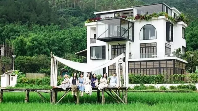 Seven Mates Buy Mansion So They Can All Live Together When They're Old 