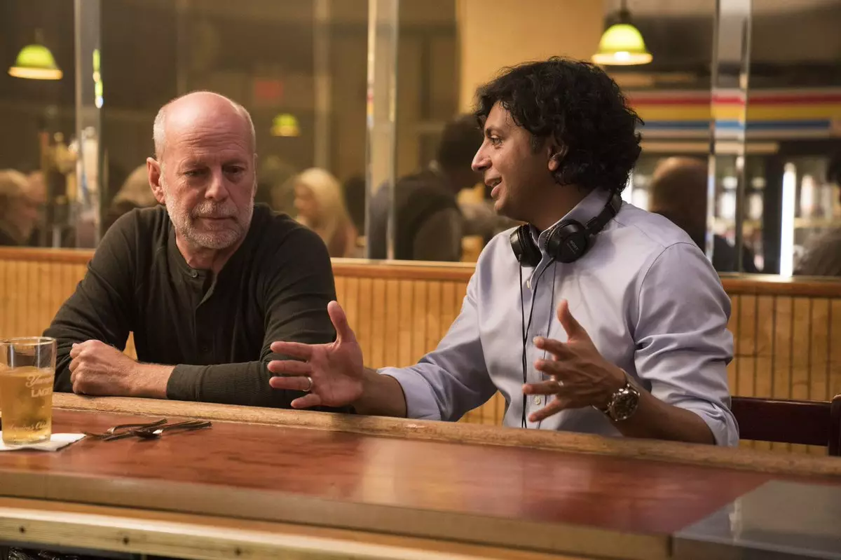 Willis and Shyamalan on set of the finale to the 'Eastrail 177' trilogy, 'Glass'.