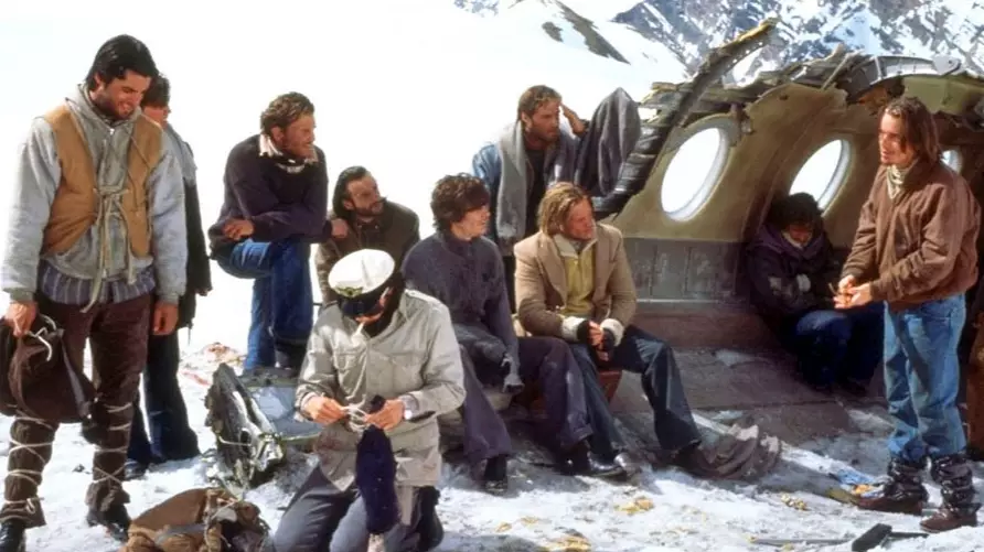 ​The Andes Plane Crash That Led To Death – And Cannibalism