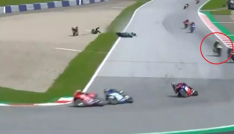 The crash took place just behind Rossi (circled).