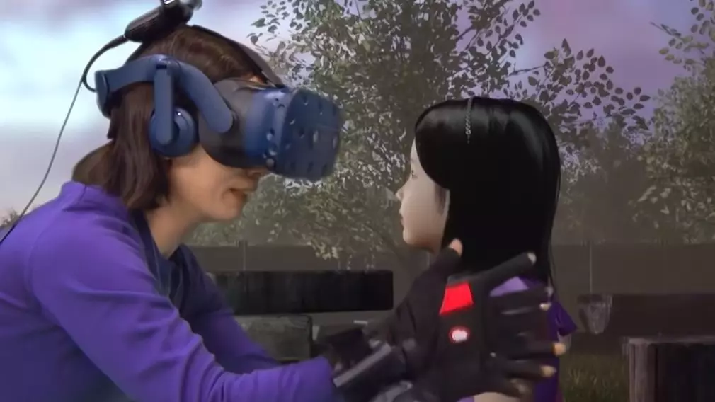 VR Reunites A Grieving Mother With The Daughter She Lost