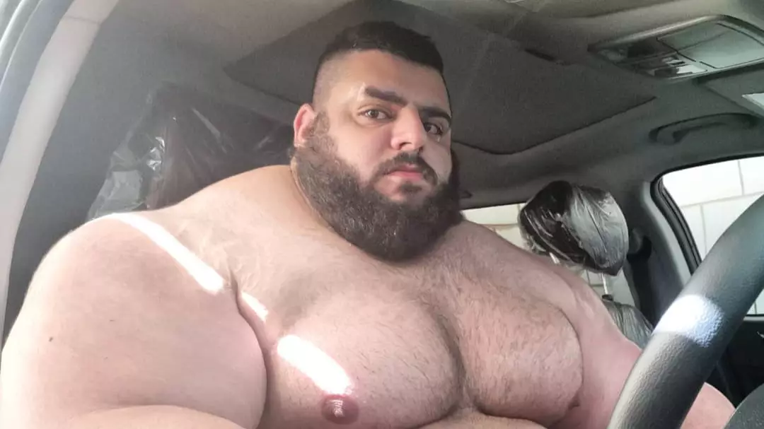 Bodybuilder Nicknamed 'The Iranian Hulk' Announces His MMA Debut