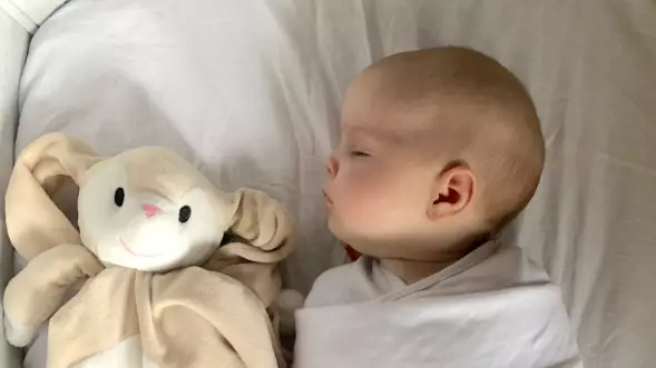 ​Mum Left Stunned By Dad's Method Of Getting Baby To Sleep