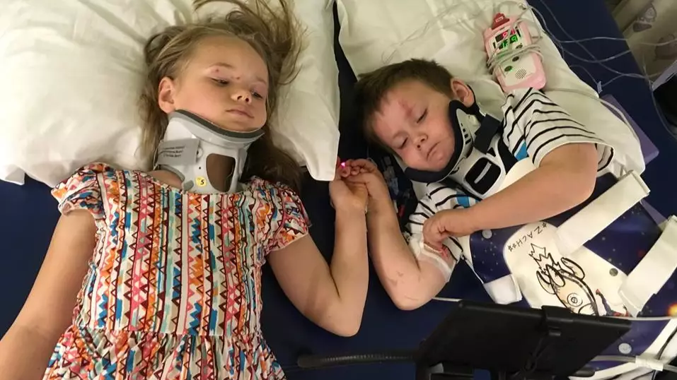 Heartbreaking Picture Shows Siblings Reunited After Surviving Crash That Killed Parents 