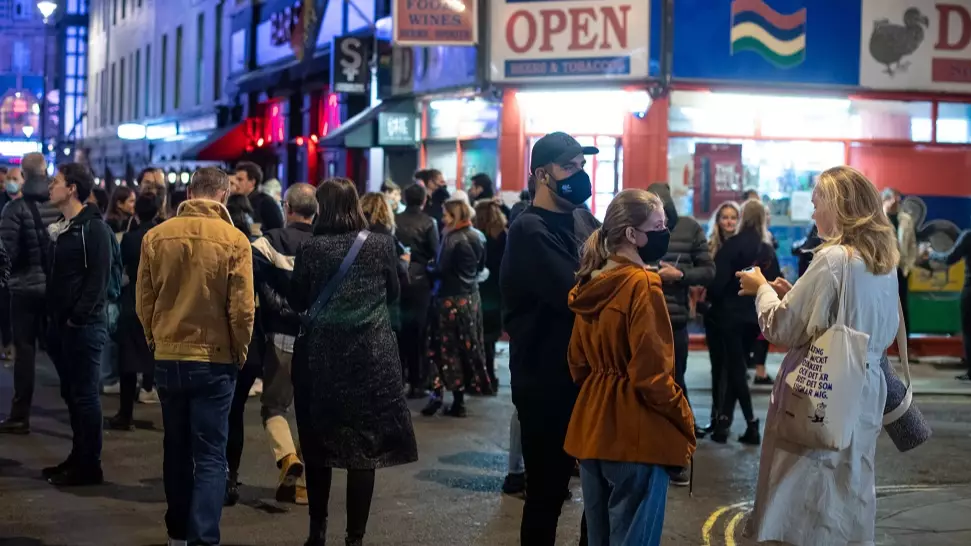 Tubes And Streets Packed As Pub-Goers Leave In Force Under 10PM Curfew 