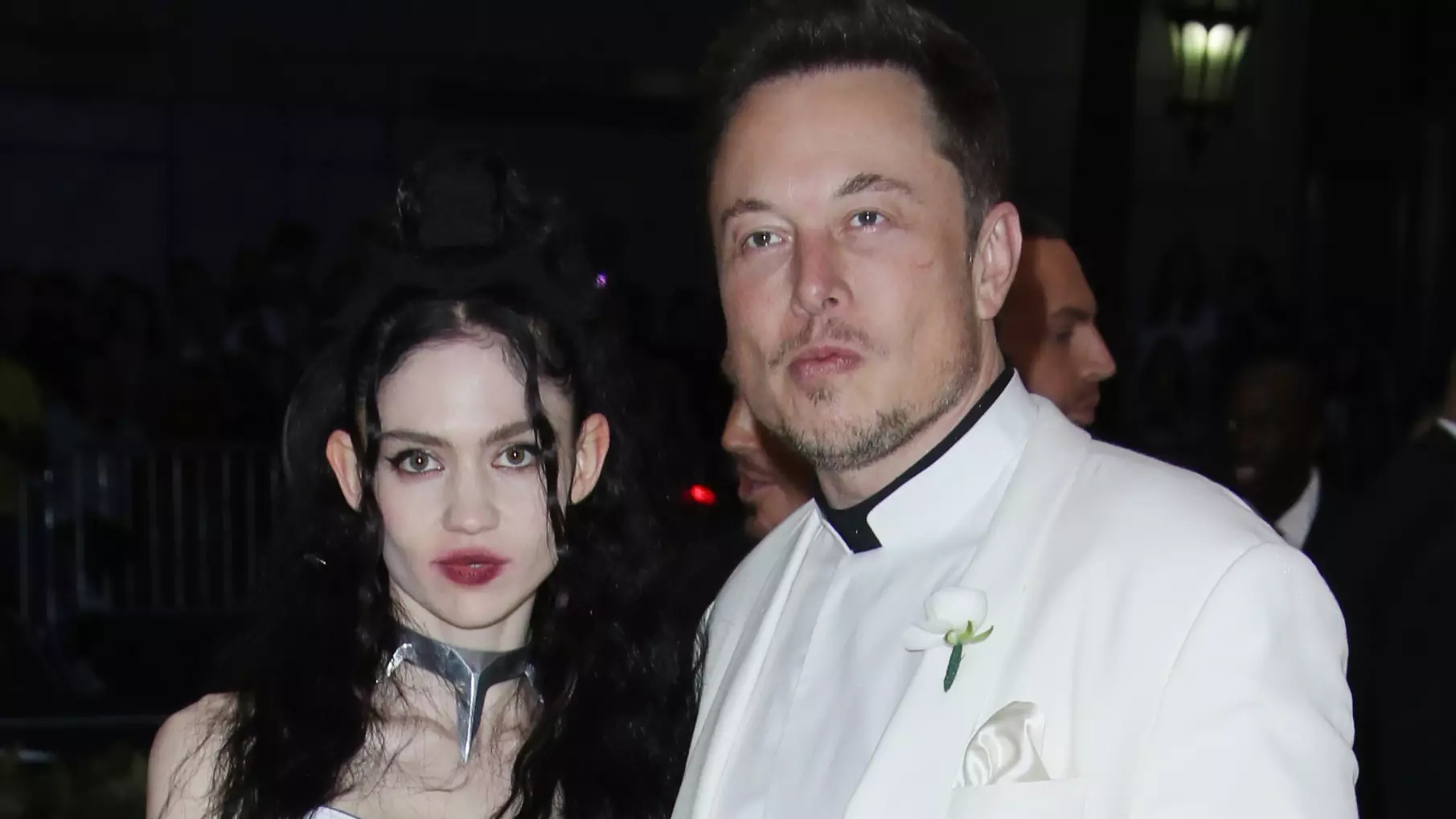 Grimes Calls Out Partner Elon Musk For 'Pronouns Suck' Tweet