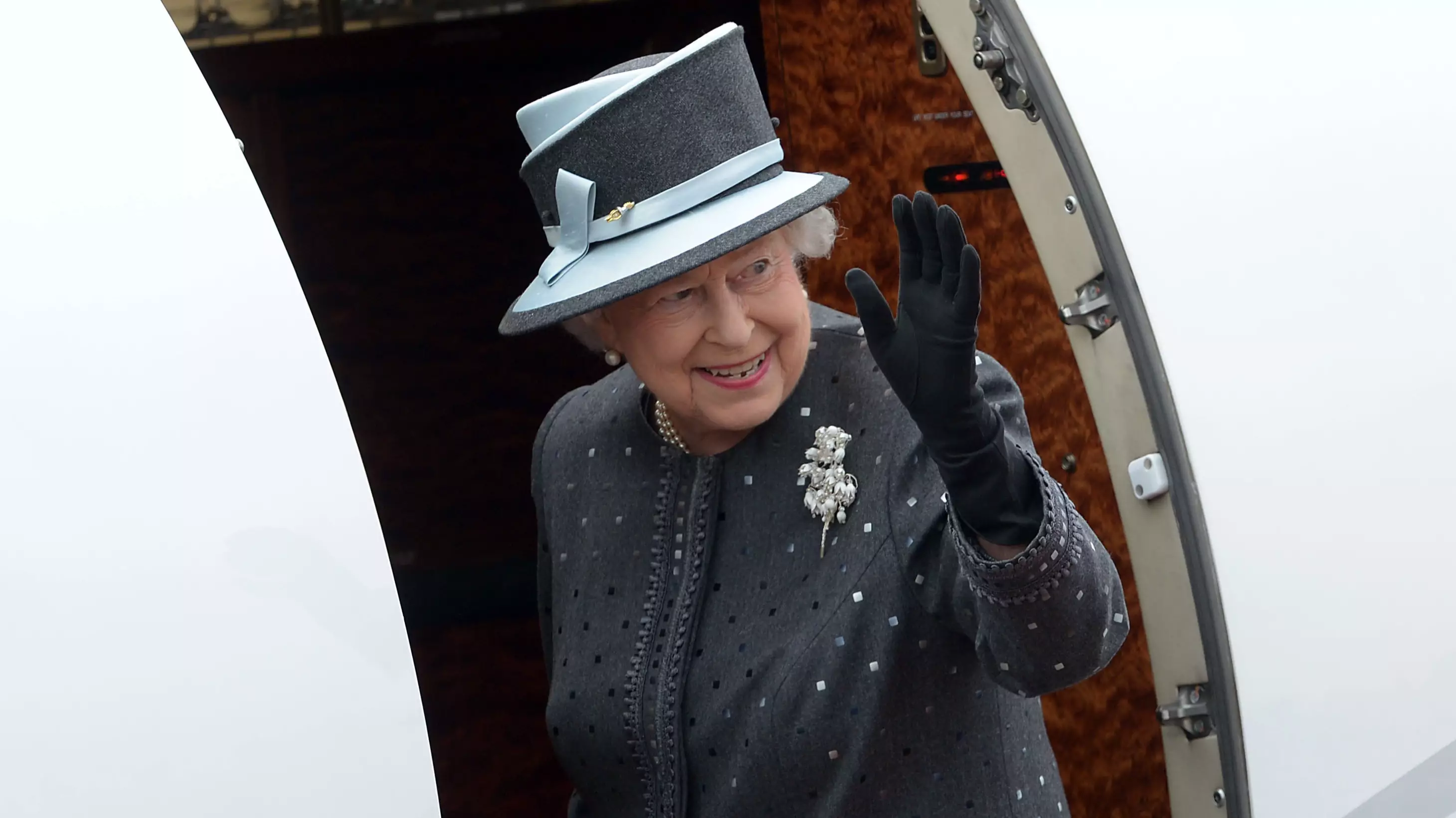 You Can Now Travel With The Queen For A Living And Get Paid £85,000