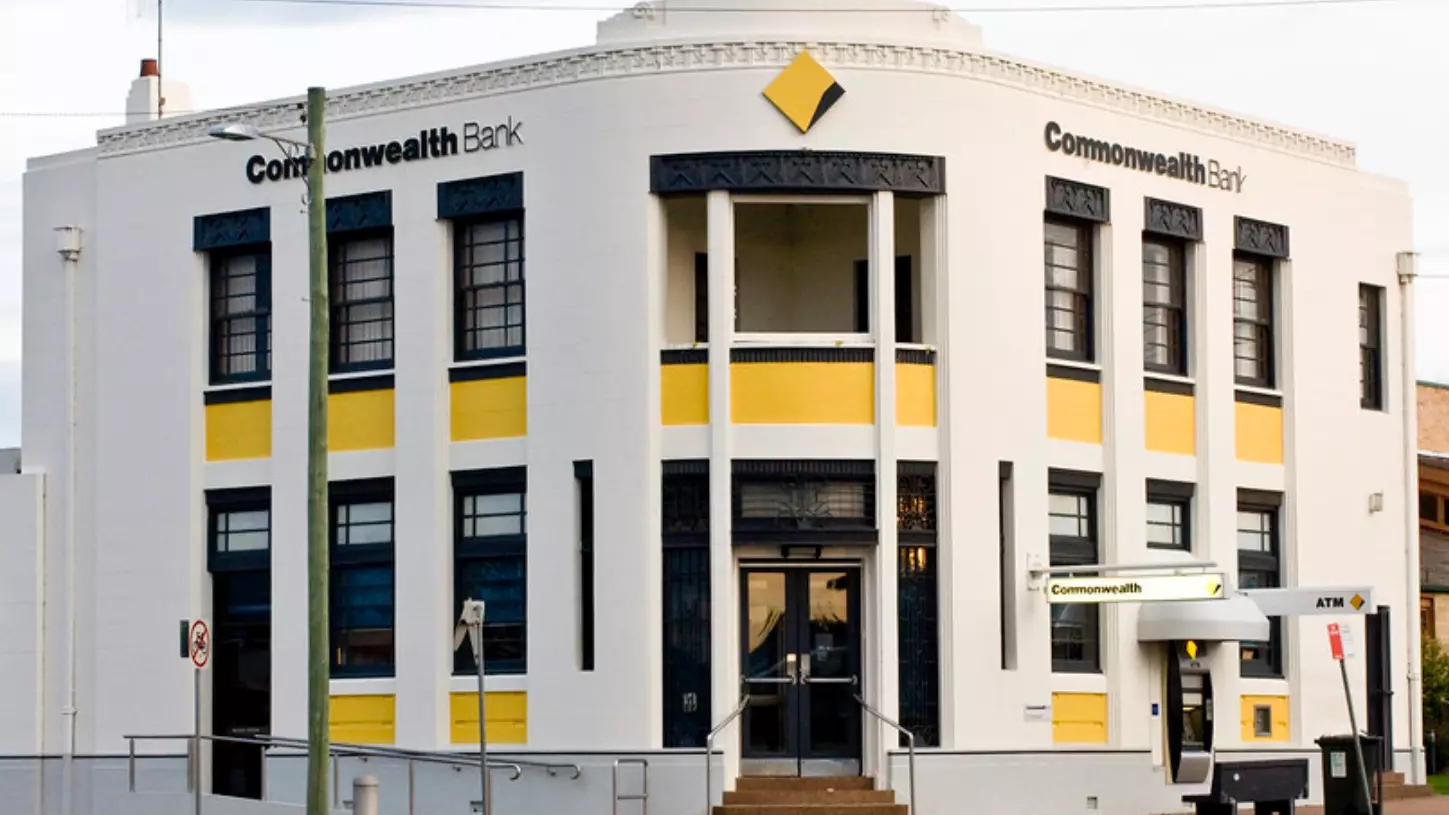 Commonwealth Bank Gives $50 To 150,000 Customers After Last Week's Outage