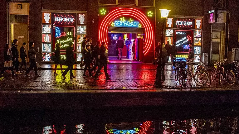 Amsterdam Bans Red Light District Tourists From Staring At Sex Workers