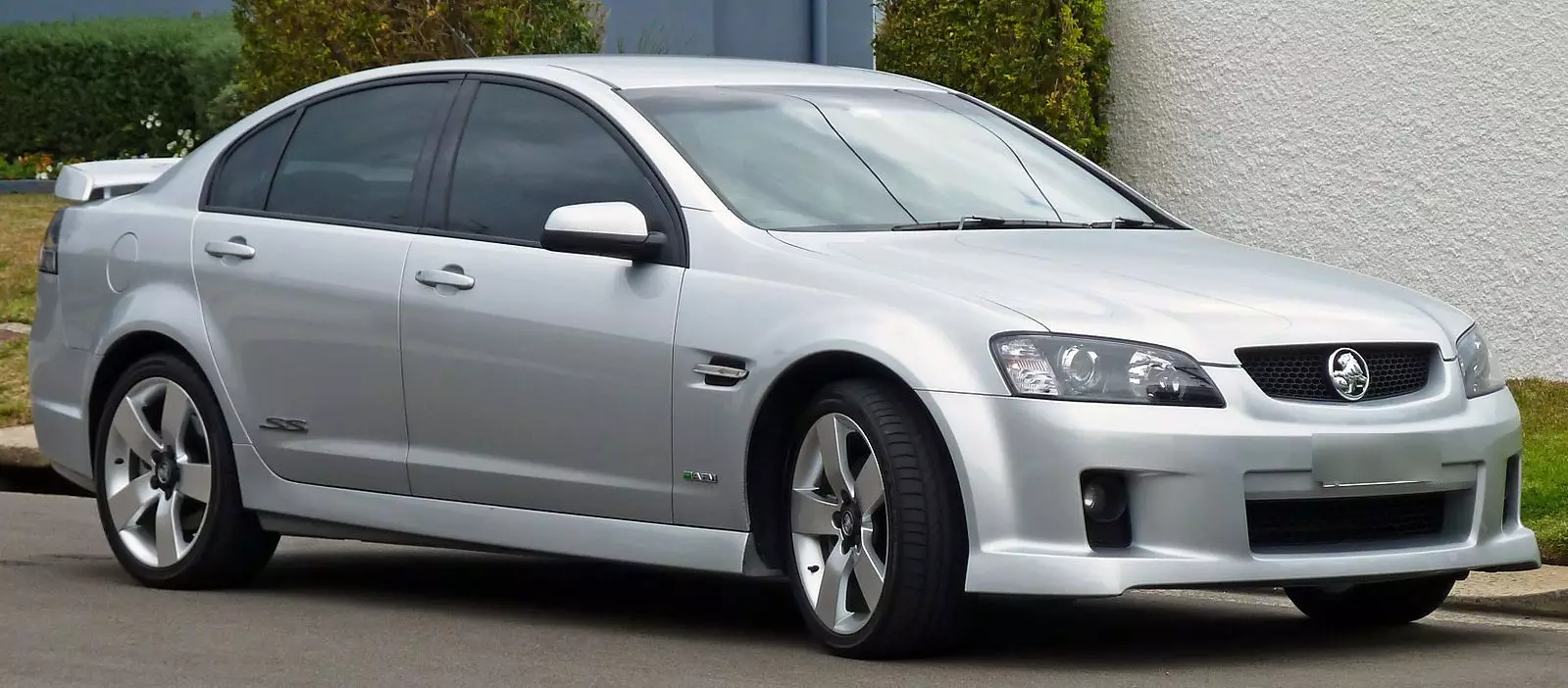 2009-2010 Holden Commodore (VE) SS V sedan.