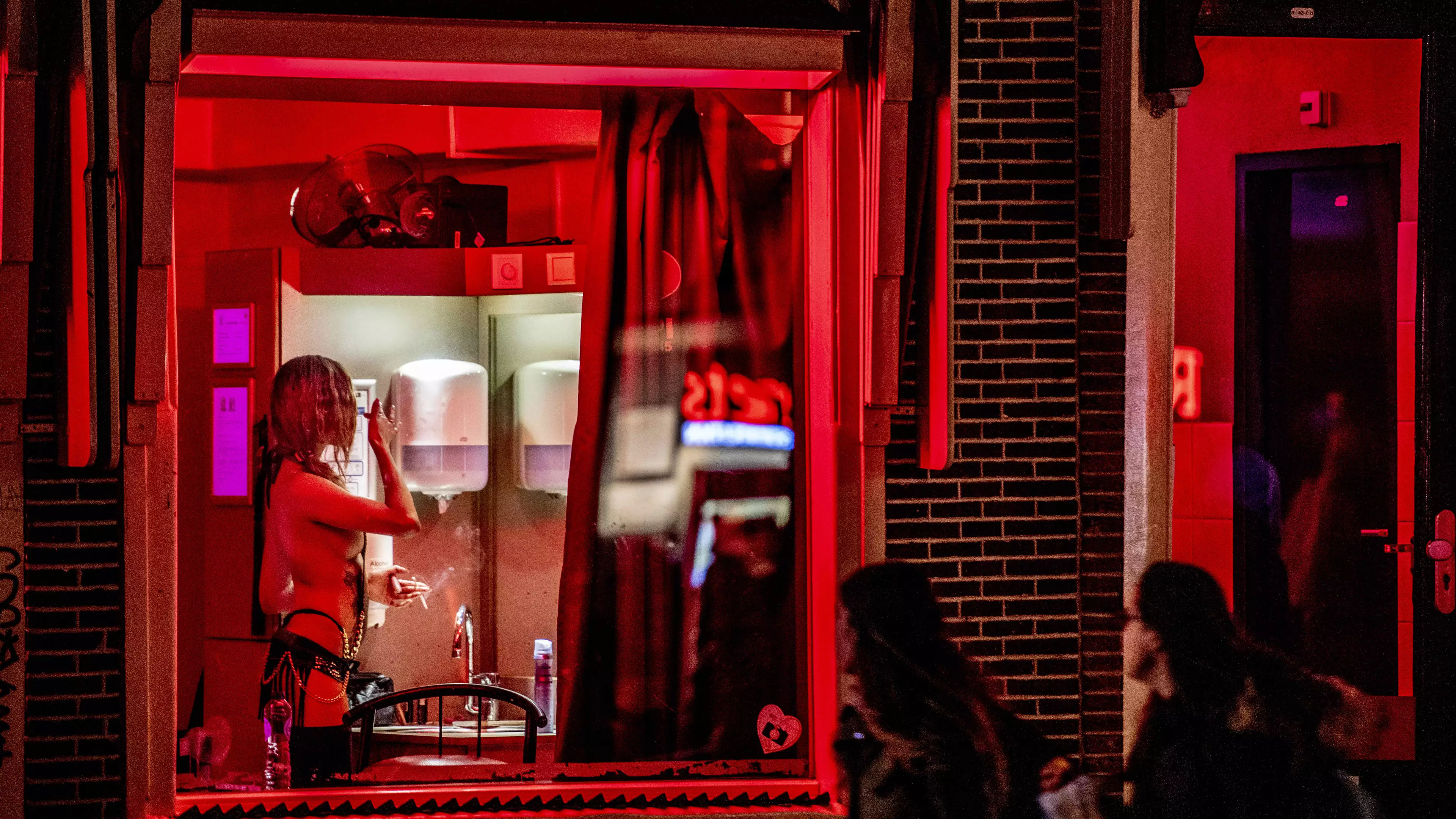 Amsterdam's First Female Mayor Wants To Block Red Light District Windows 