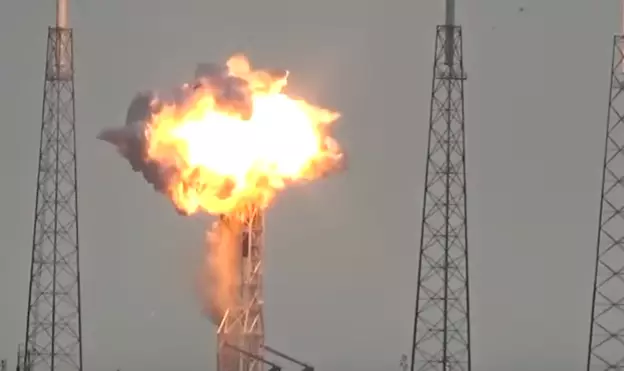 There's A Crazy Theory That The SpaceX Explosion Was Caused By Aliens