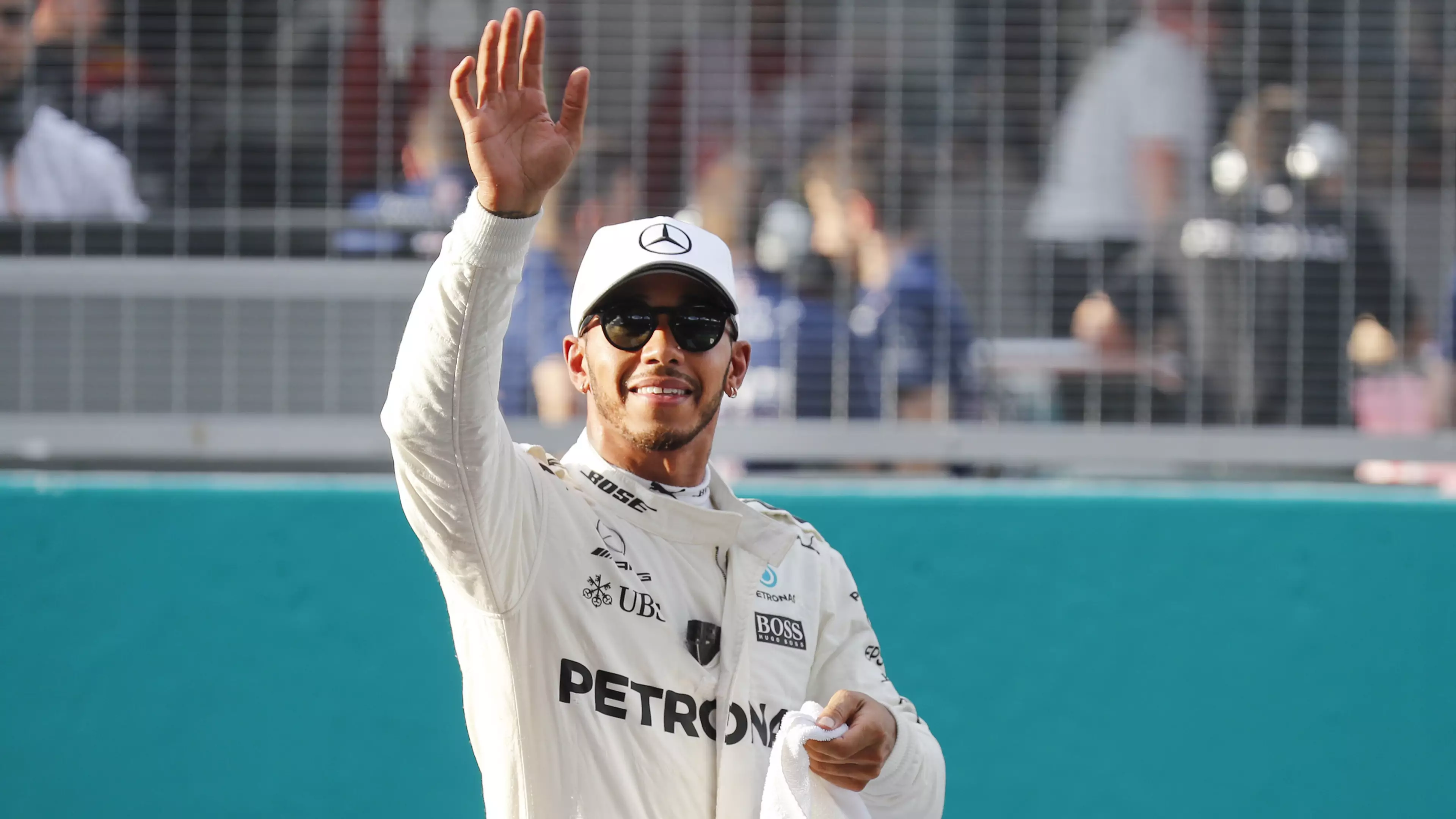 Lewis Hamilton Takes Malaysian GP Pole As Sebastian Vettel Starts Last