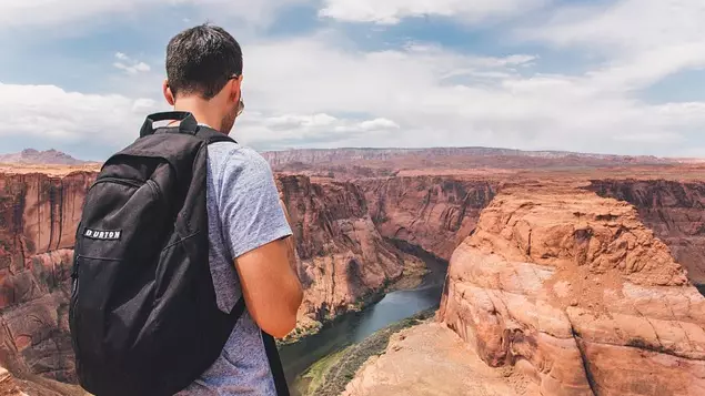 Man Falls To His Death At Grand Canyon While Trying To Take Selfies