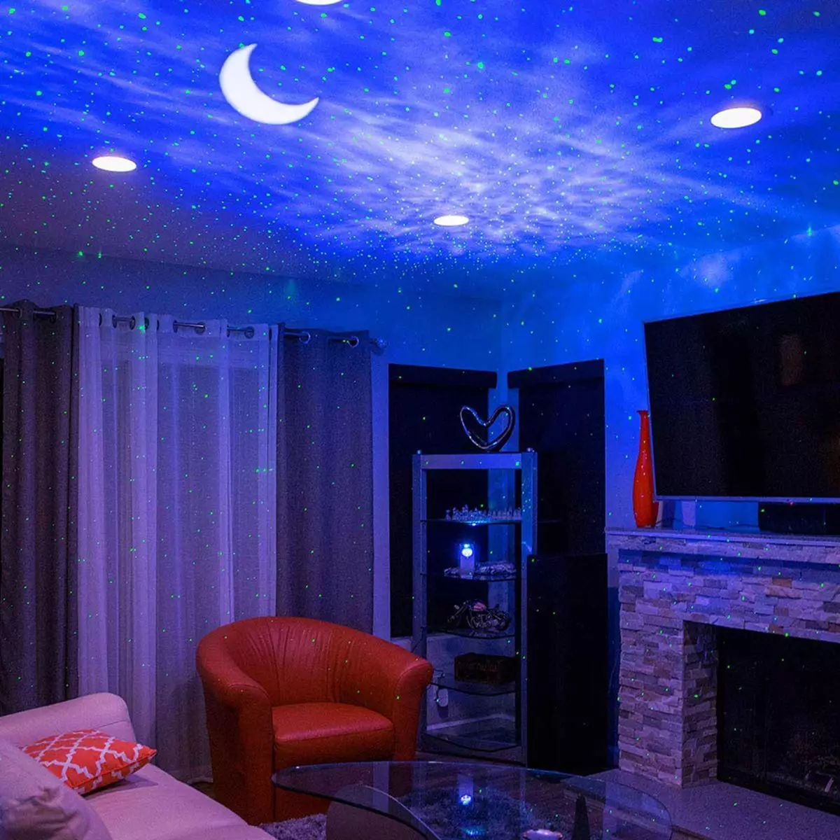 The LED Night Light projector features three different lighting effects including a romantic starry sky. (