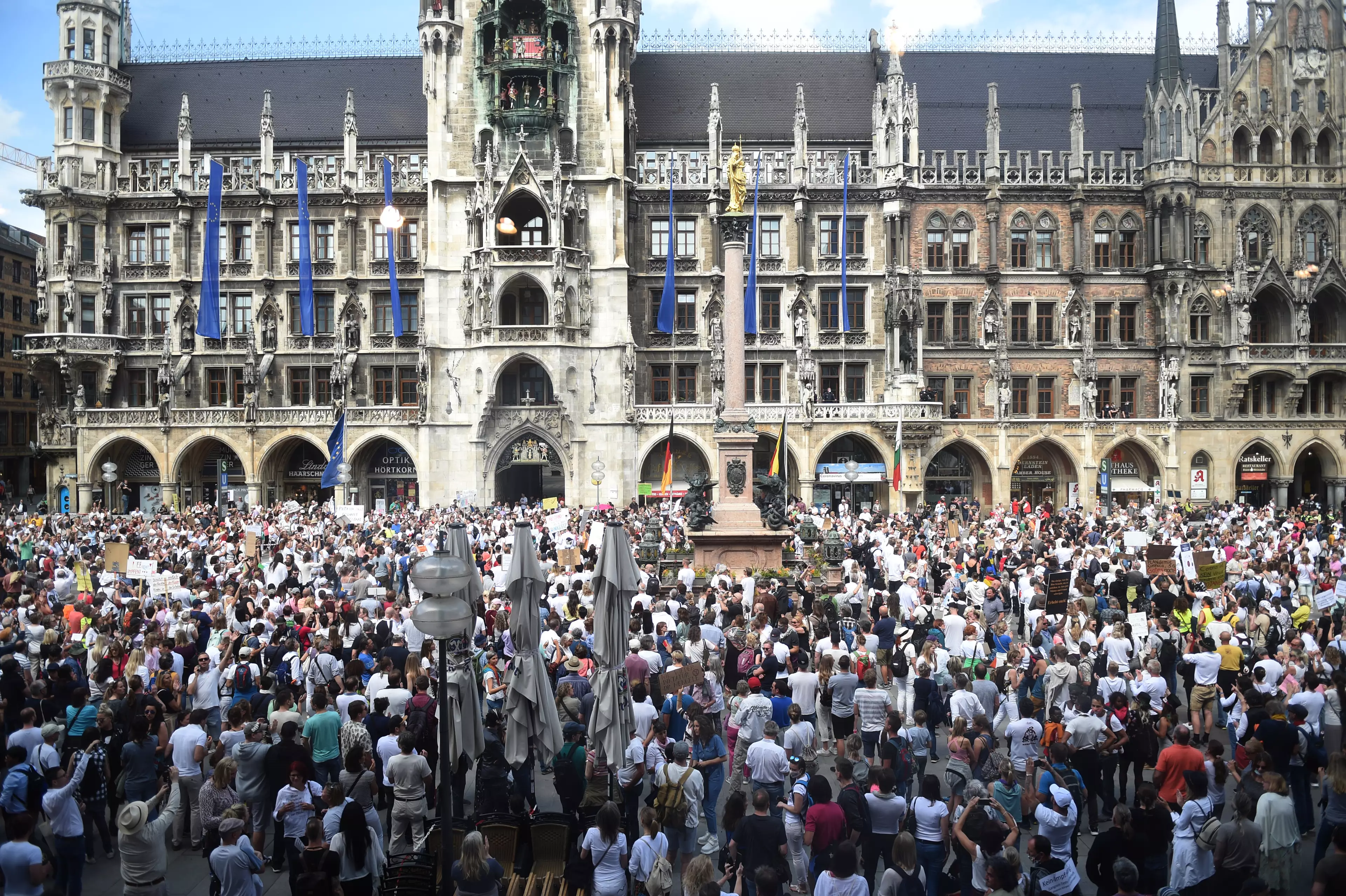 Demonstrators in Munich calling for government lockdown to end.