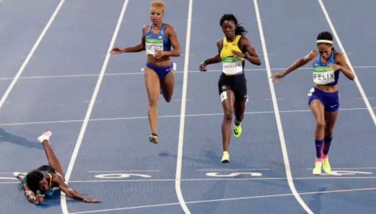 Bahamas Sprinter Dives Over Finish Line To Win Gold In 400m