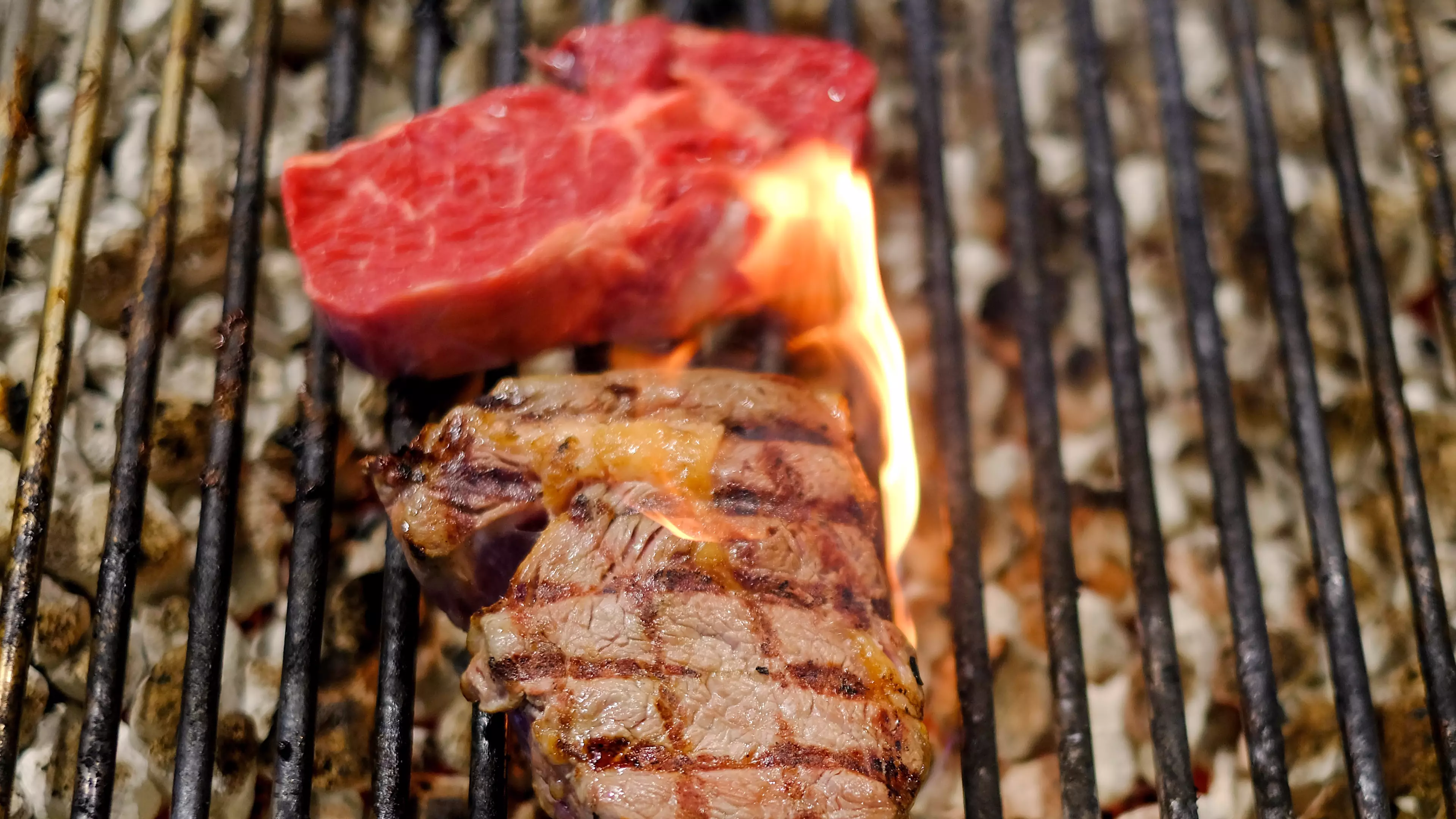That Red Liquid Coming From Your Steak? It's Not Blood 