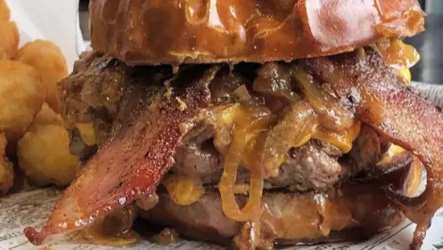 The Suburban, Minnesota Restaurant Claims 'Labour Inducer' Burger Has Helped Women Give Birth
