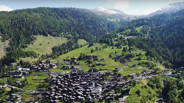 ​A Cool Swiss Mountain Town Is Offering Young People £50K To Live There