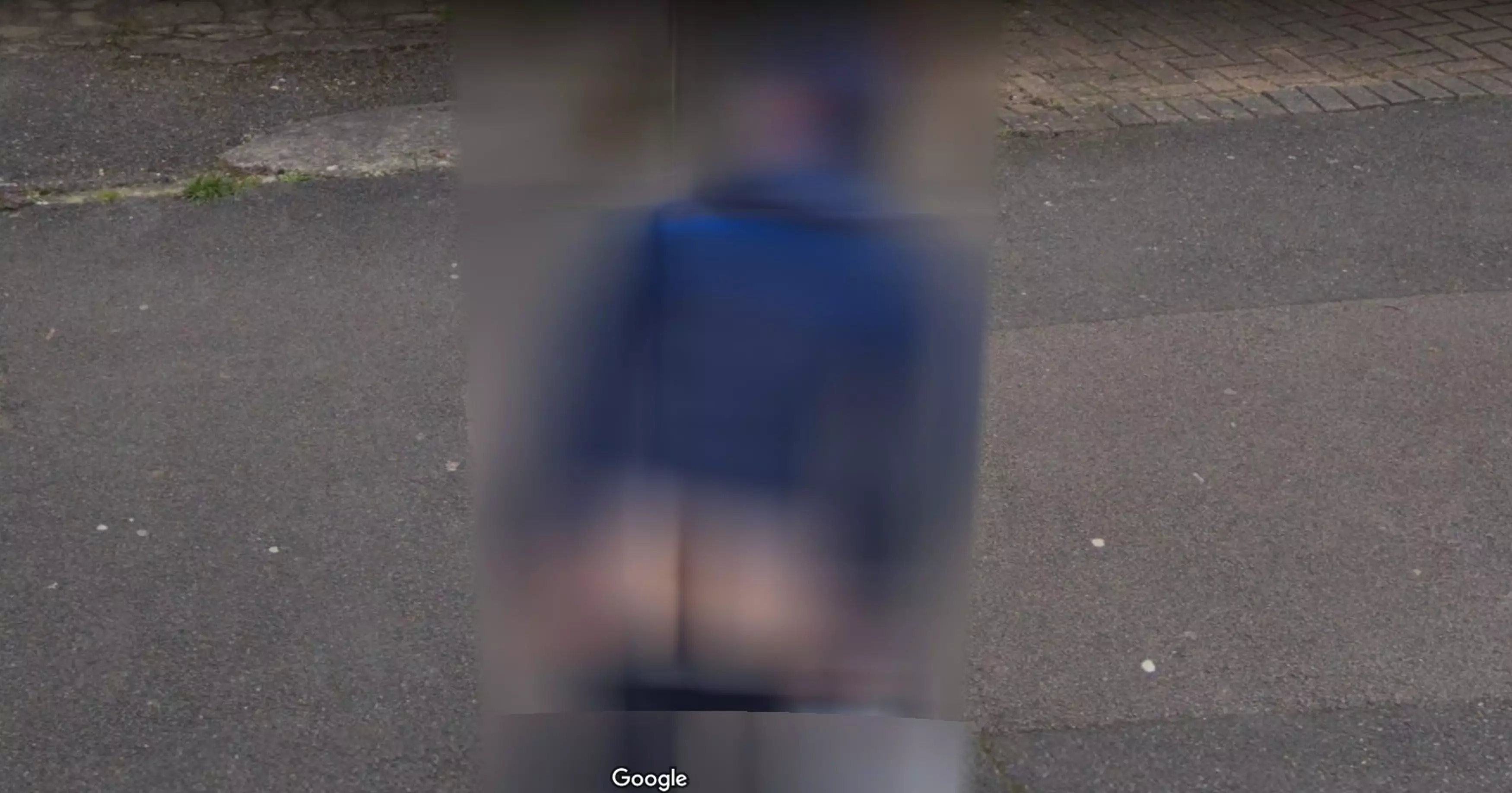 Google caught wind and blurred the moonie.