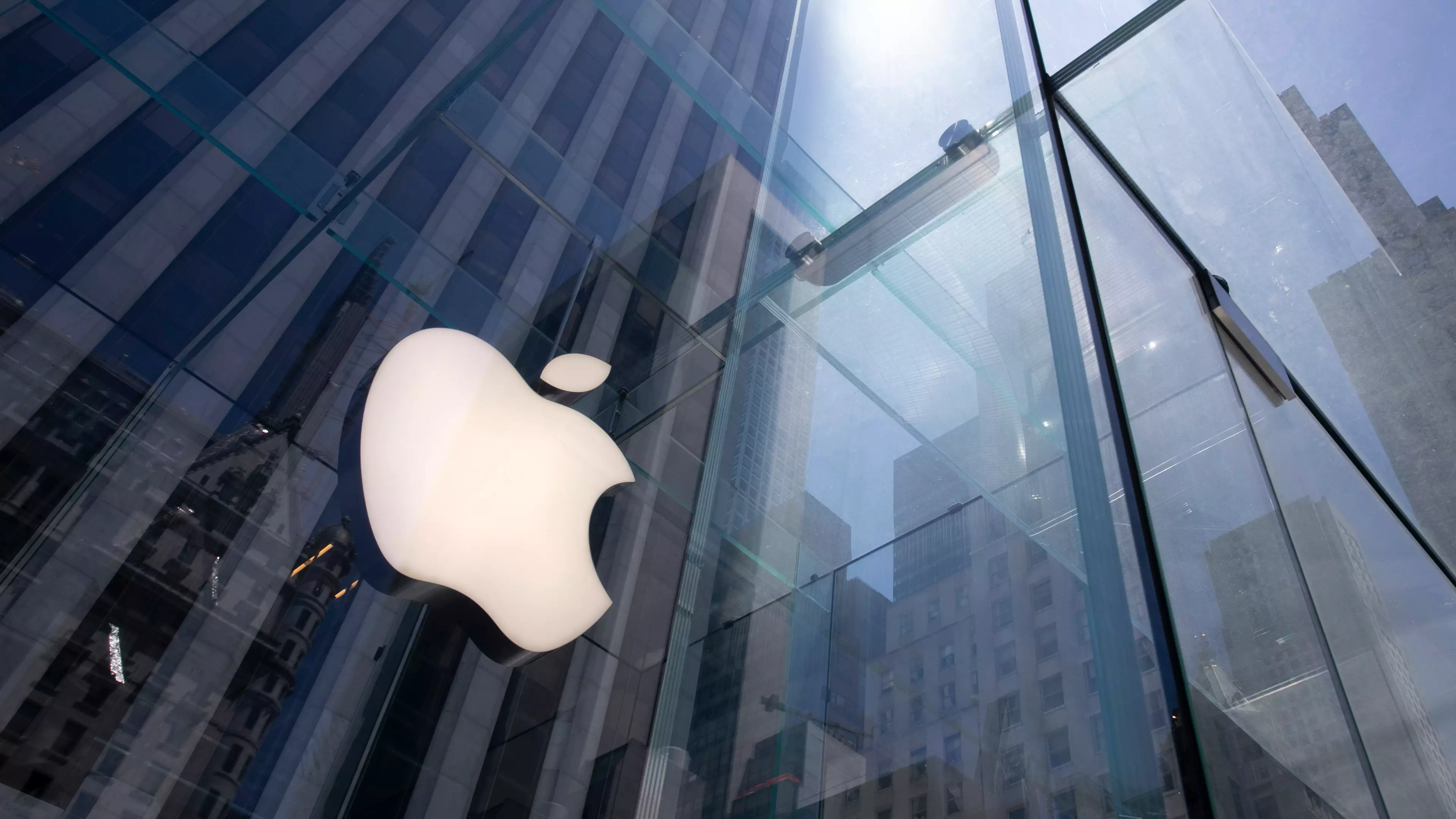 Apple Becomes First US Company To Be Worth $2 Trillion 
