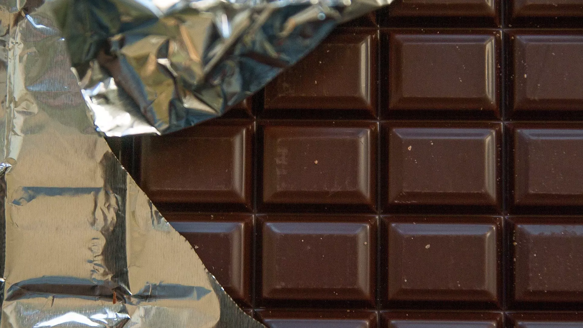 Dark Chocolate Is Officially The Food That Makes You Happiest
