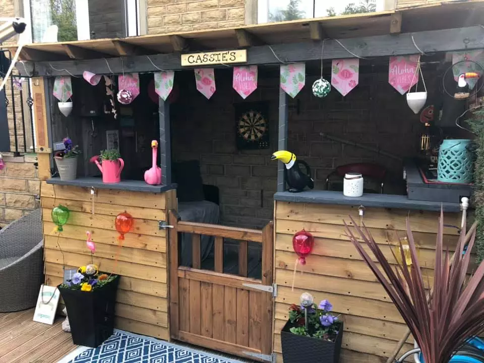 Jaime also used the cute bunting on her bar (