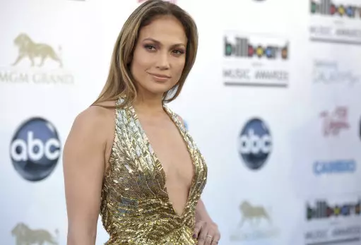 J-Lo Responds Perfectly To Drake Going On A Date With A Porn Star