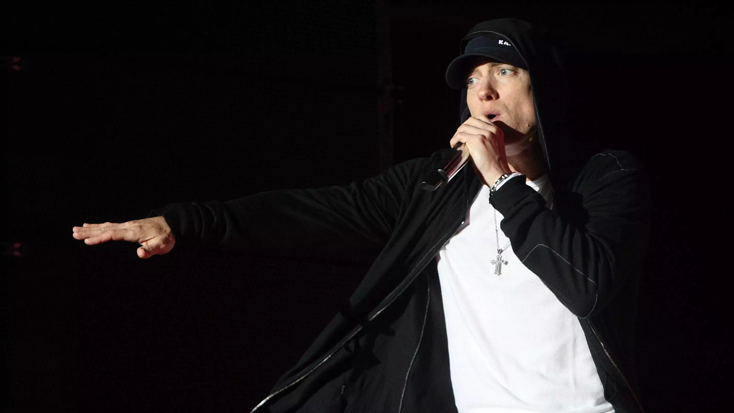 Eminem Has 'Used Tinder And Strip Clubs To Meet Women'
