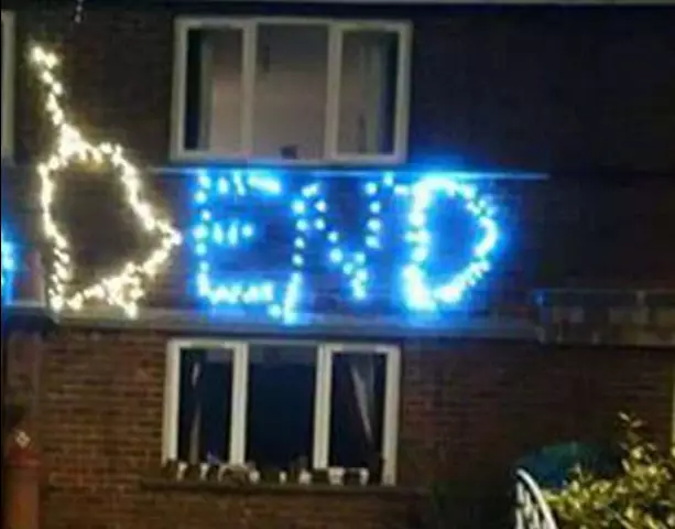 ​Father-of-Four Refuses To Take Down Offensive X-Mas Lights Down As He’s Naked