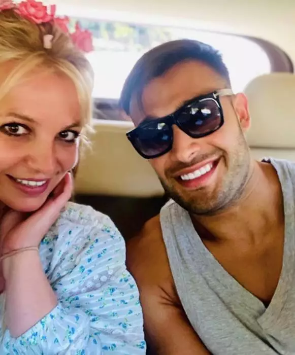 Britney's boyfriend spoke out against Jamie Spears (