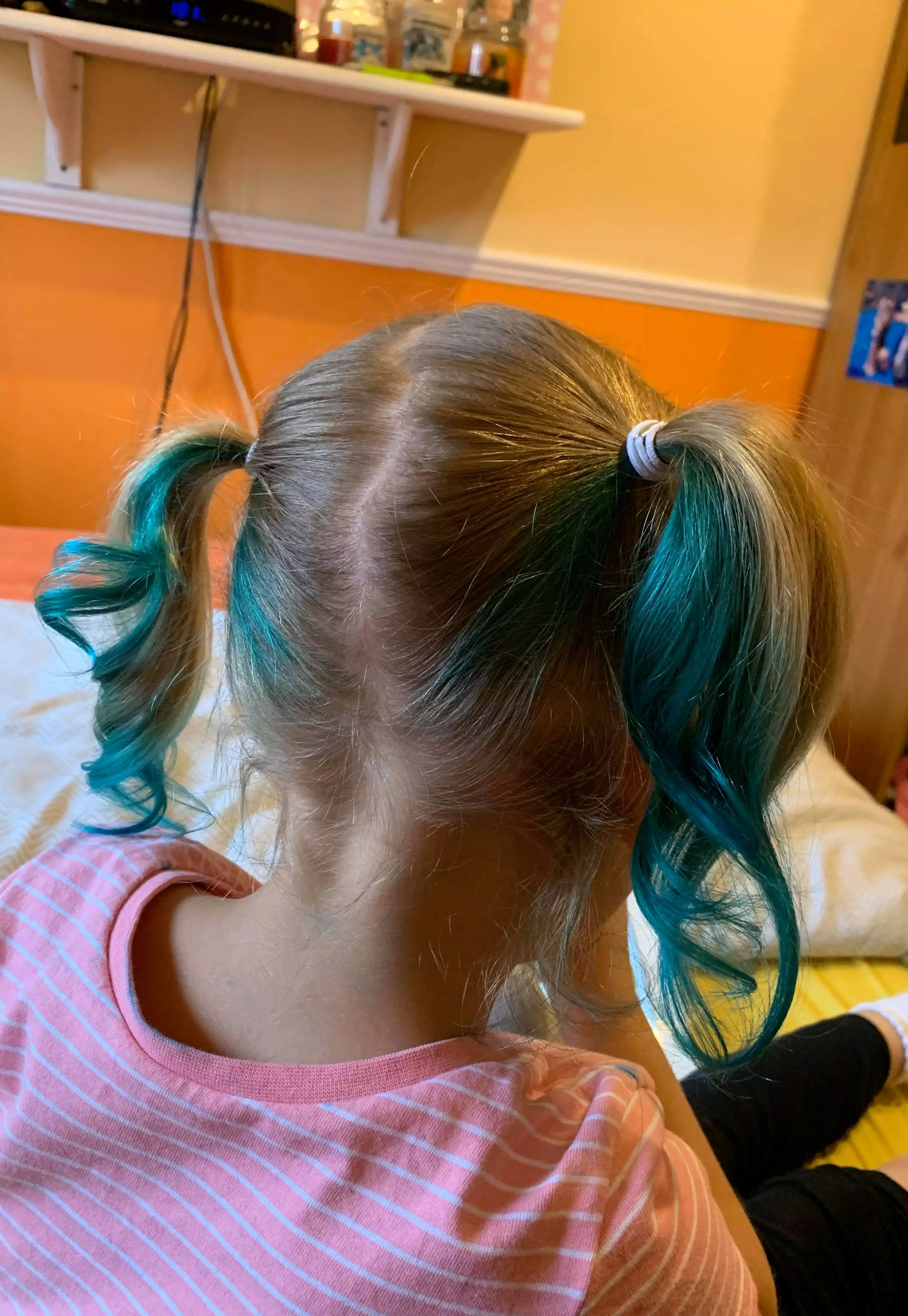 Evie went for a mermaid blue (