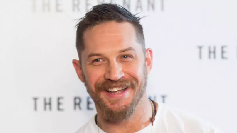 Tom Hardy Pictured Laughing On Set For New ‘Venom’ Movie And He Looks Cool