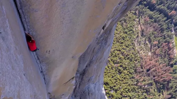 Man Becomes First To Free Solo Climb El Capitan