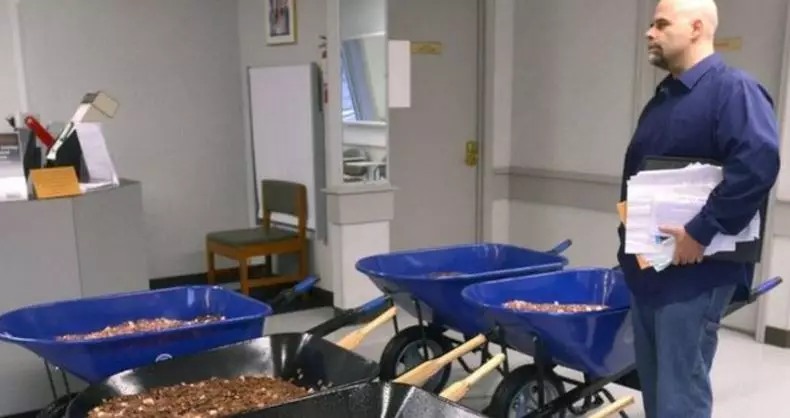 ​Man Pays Tax Bill In The States With Five Wheelbarrows Full Of Coins