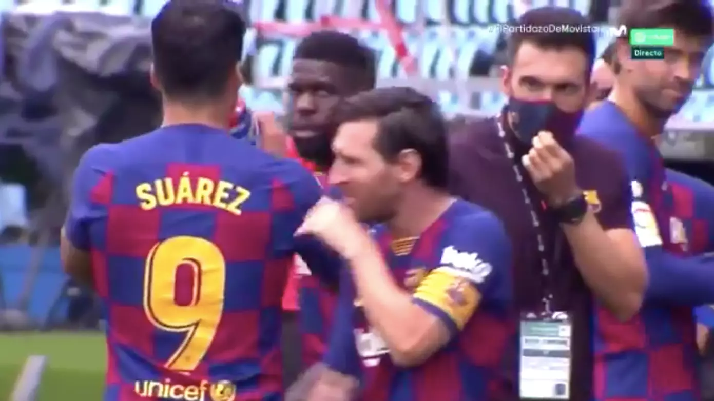 Lionel Messi Completely Ignores Barcelona Assistant During Drinks Break